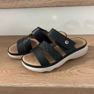 Elite Women’s Black Slide Sandals with Straps Size 5.5